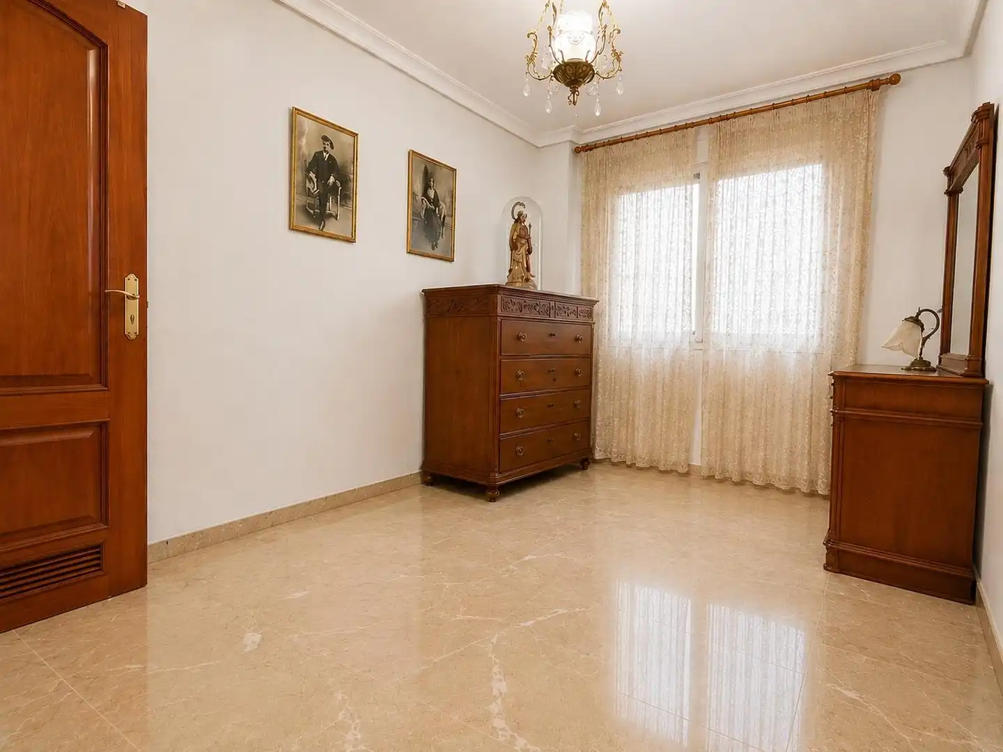Schlafzimmer von Wohnung zum Verkauf in Córdoba mit Heizung, Privatgarten und Terrasse