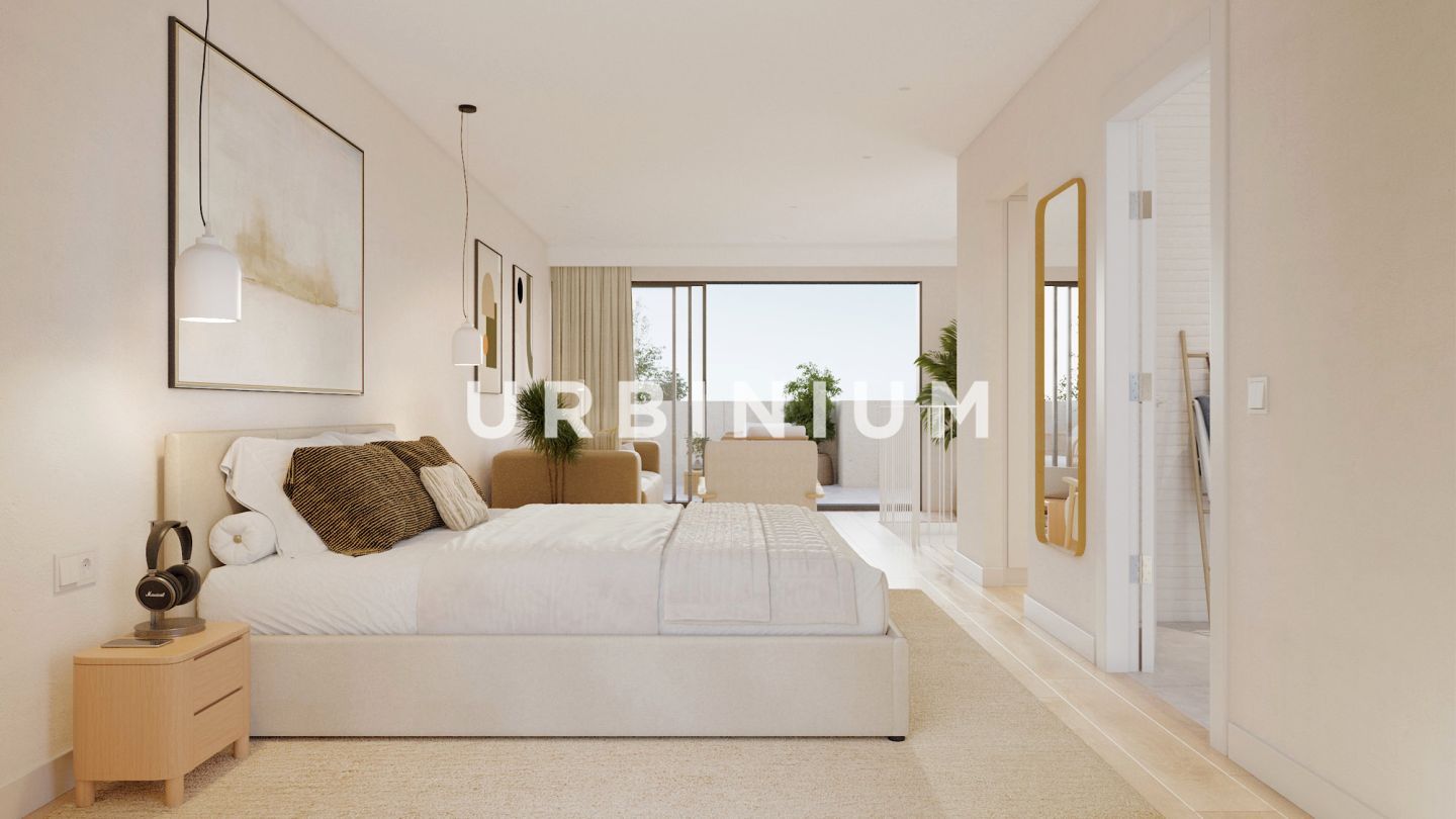 Dormitori de Casa o xalet en venda en Girona Capital amb Aire condicionat, Calefacció i Jardí privat