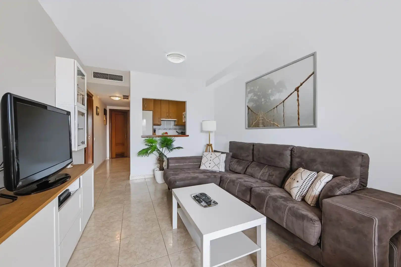 Sala d'estar de Pis en venda en Roquetas de Mar amb Aire condicionat, Calefacció i Terrassa