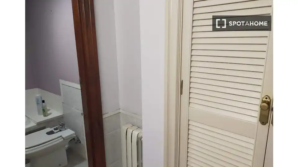 Bathroom of Flat for share in Murcia  with Air Conditioner, Heating and Furnished