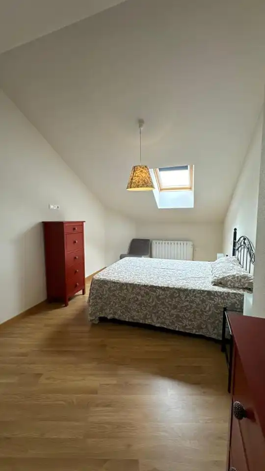 Habitación de Dúplex en venta en Torrejón del Rey con Calefacción, Amueblado y Piscina comunitaria
