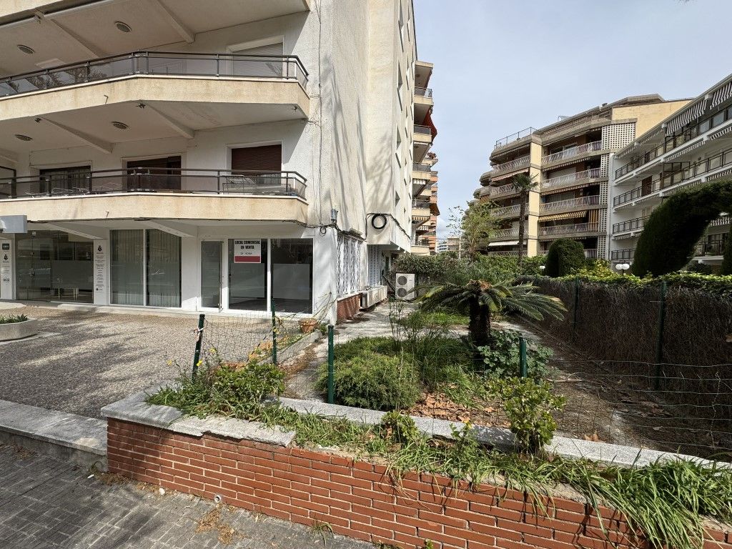 Exterior view of Premises for sale in Salou  with Air Conditioner