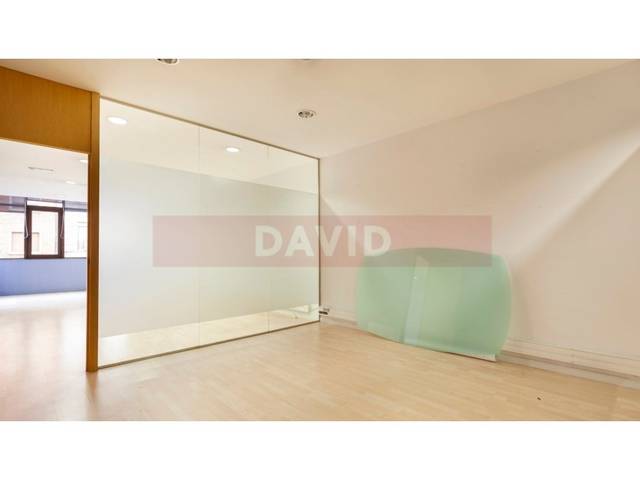 Oficina en Alquiler en Avenida Riera De Cassoles en Vila de Gràcia