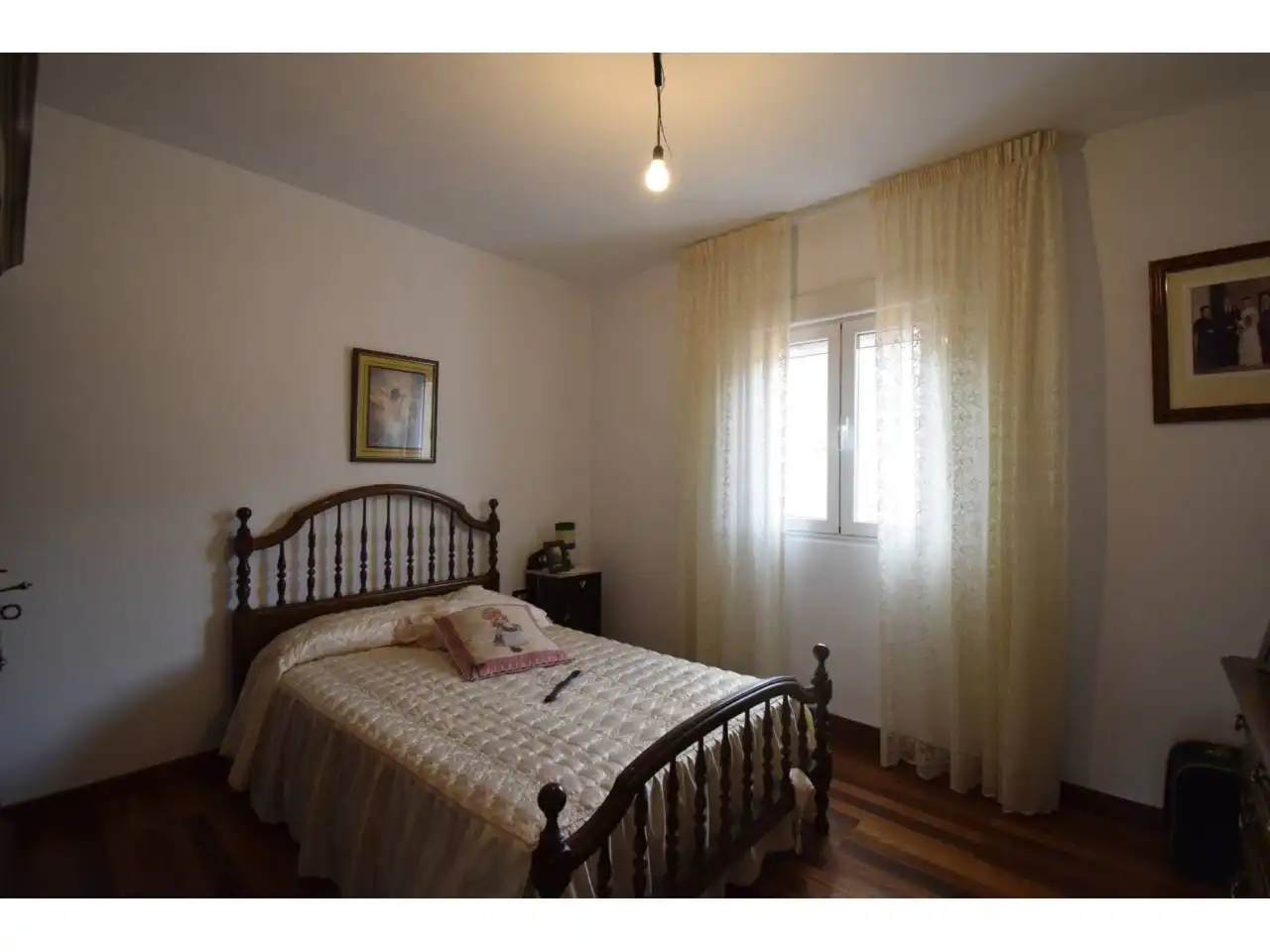 Bedroom of Houses for sale in La Pola de Gordón   with Heating, Private garden and Parquet flooring