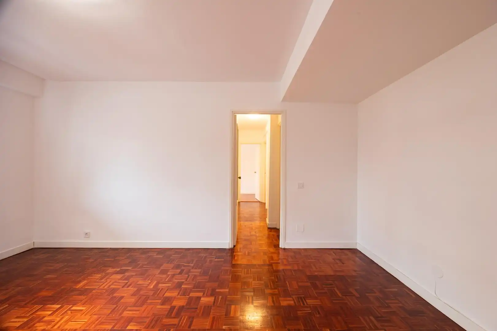 Flat for rent in Madrid  with Parquet flooring and Terrace