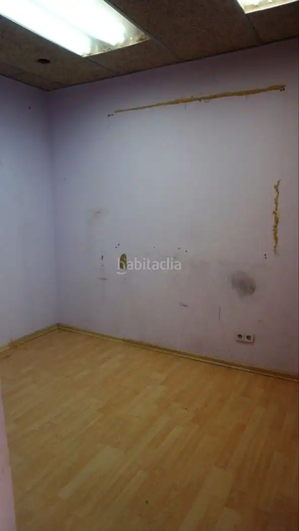 Gewerbefläche zur Miete in Carrer de Santa Marta 29, imagen 2