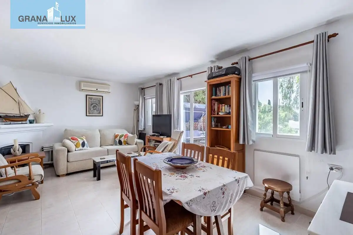 Sala d'estar de Casa o xalet en venda en Almuñécar amb Terrassa