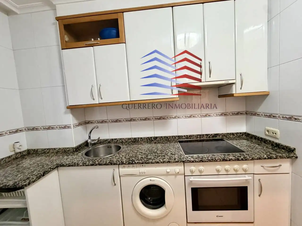 Küche von Wohnungen zur Miete in Ourense Capital  mit Heizung, Parkett und Abstellraum