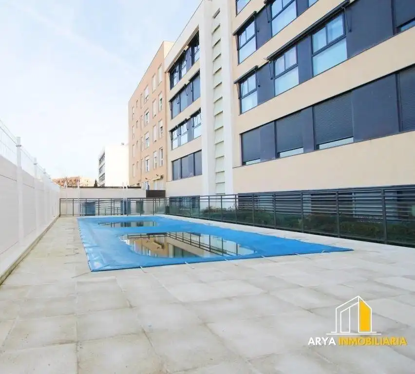 Swimming pool of Flat for sale in Torrejón de Ardoz  with Air Conditioner, Heating and Storage room
