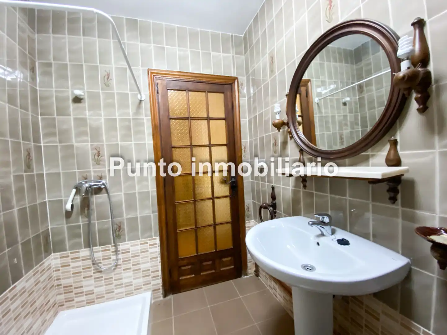 Baño de Casa adosada en venta en Tudela de Duero con Calefacción, Jardín privado y Terraza