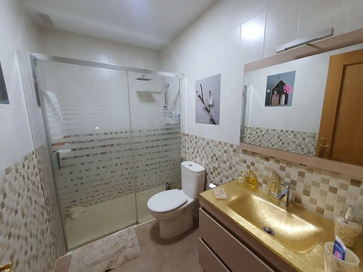 Baño de Casa adosada en venta en Málaga con Aire acondicionado, Calefacción y Terraza