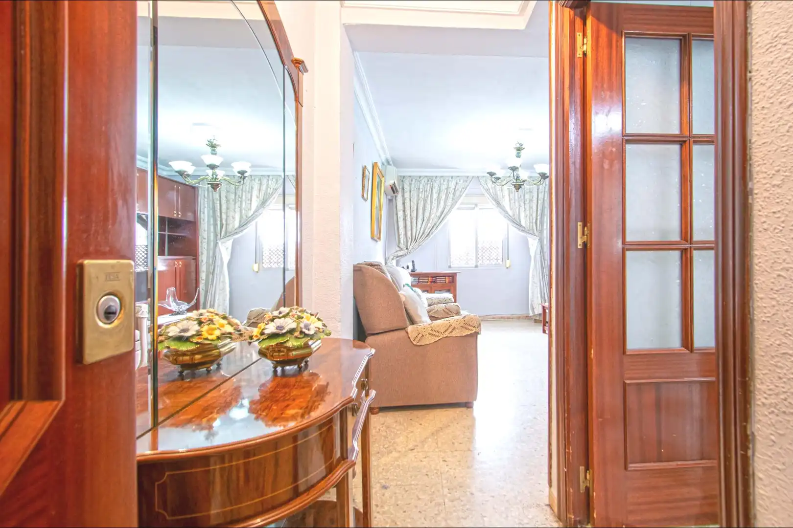 Ground floor for sale in Sevilla  with Air Conditioner and Heating