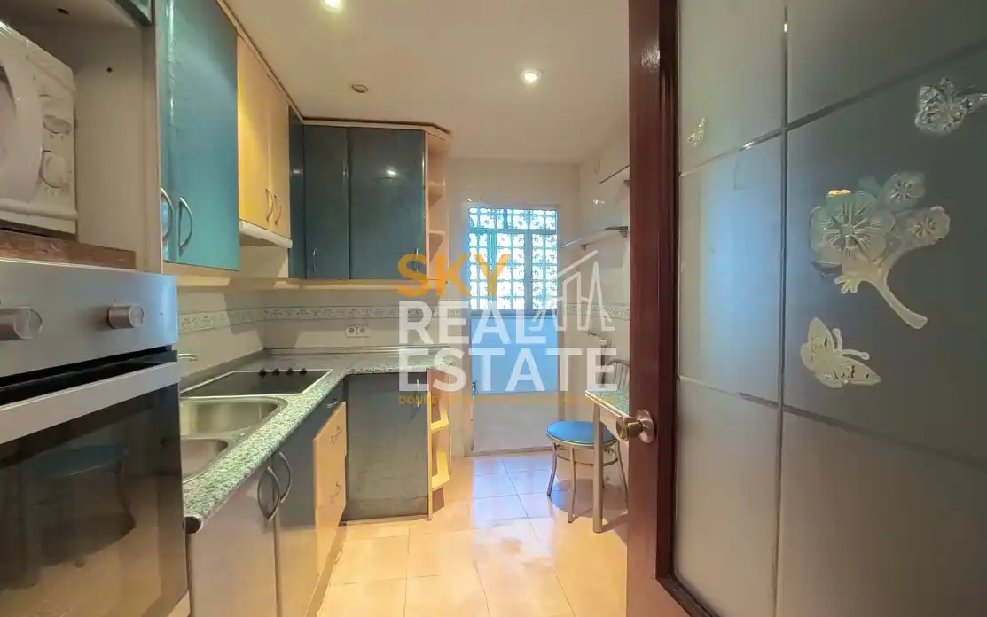 Kitchen of Flat for sale in Fuenlabrada  with Air Conditioner, Furnished and Balcony