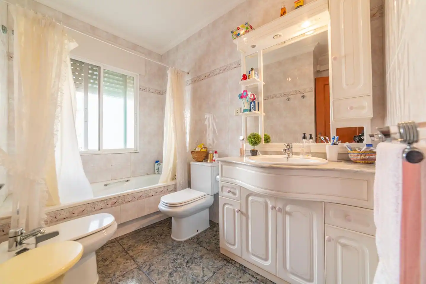 Bany de Casa o xalet en venda en San Pedro del Pinatar amb Aire condicionat, Jardí privat i Terrassa