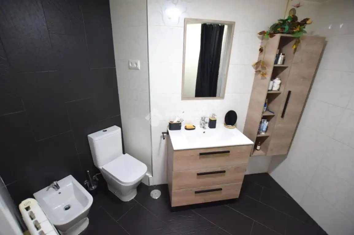 Baño de Piso en venta en Fuenlabrada con Aire acondicionado, Calefacción y Trastero