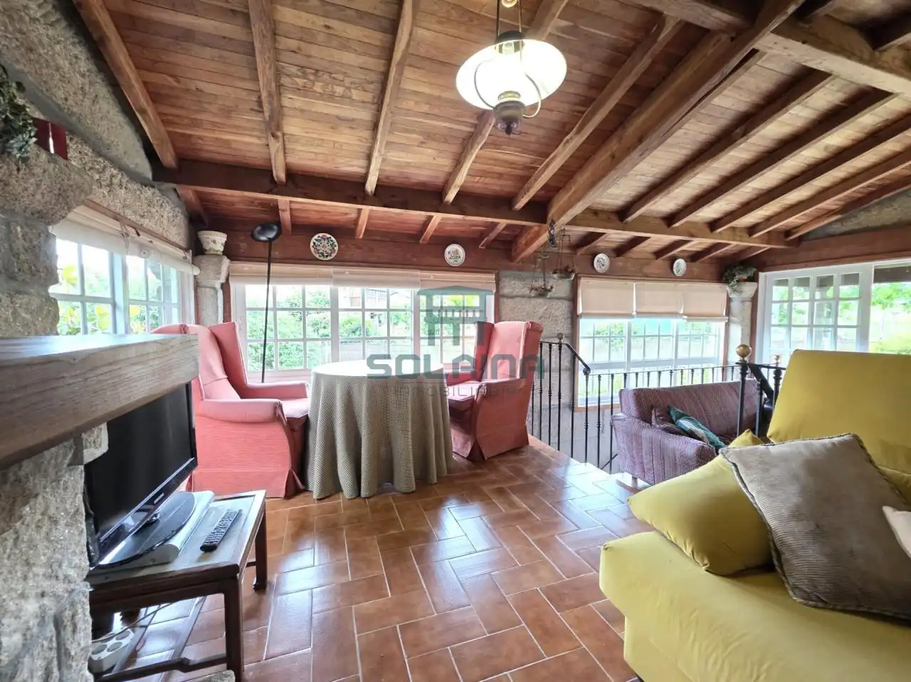 Sala d'estar de Casa o xalet en venda en Ourense Capital  amb Calefacció i Jardí privat