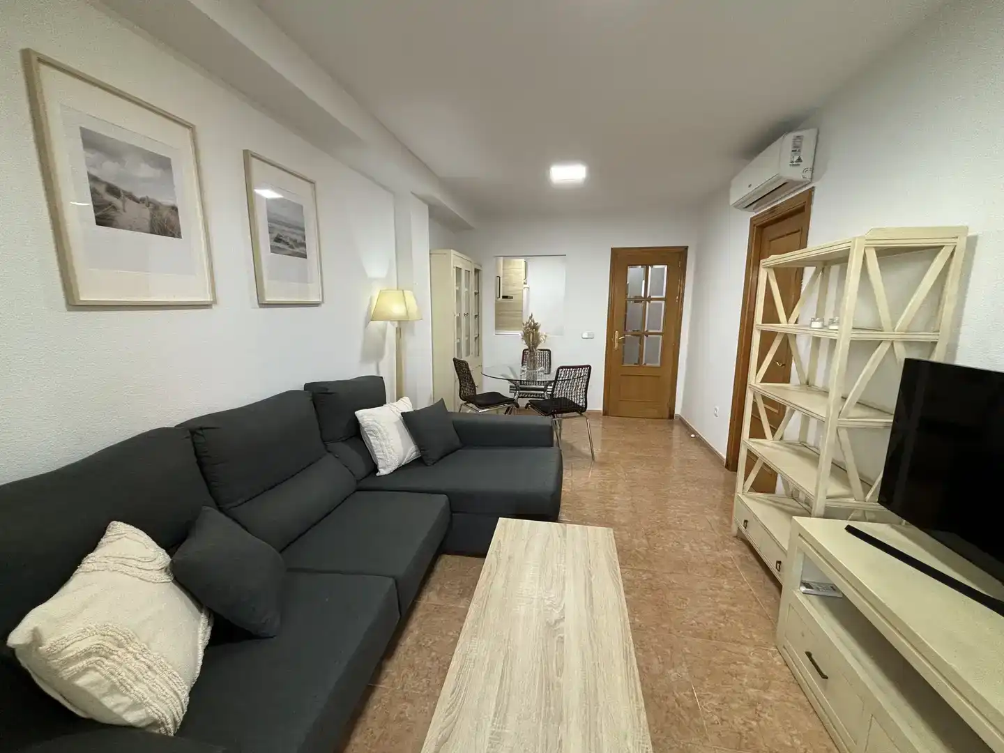 Sala d'estar de Pis en venda en Roquetas de Mar amb Aire condicionat, Piscina i Balcó