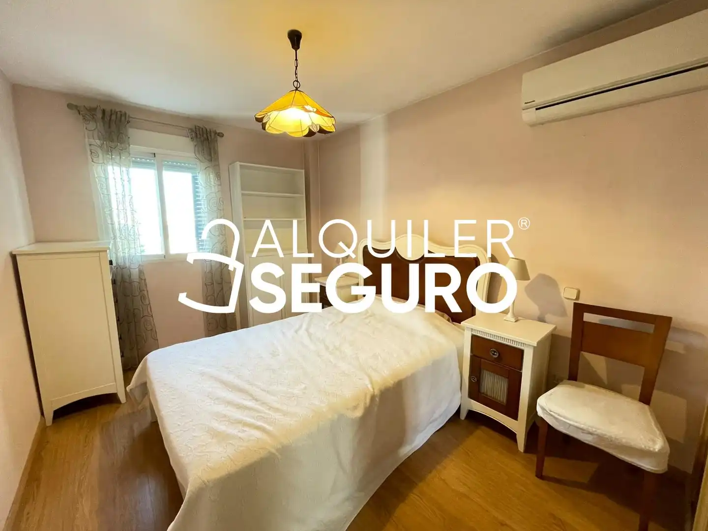 Habitación de Piso de alquiler en Madrid con Aire acondicionado, Calefacción y Amueblado