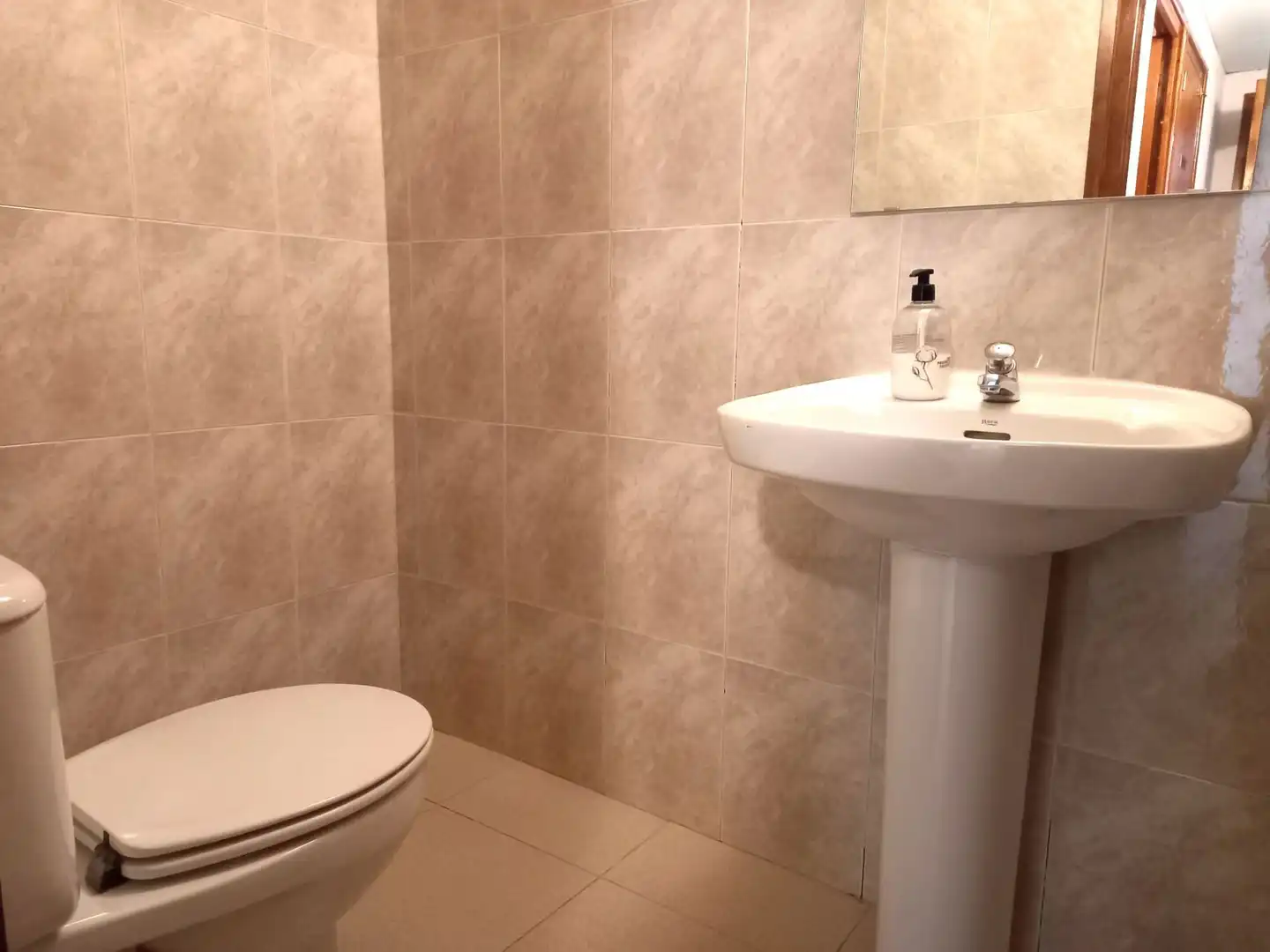 Baño de Local en venta en Huesca