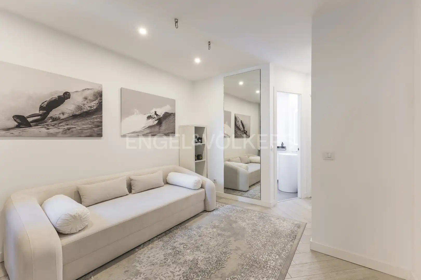 Living room of Flat for rent in Madrid  with Air Conditioner, Heating and Furnished