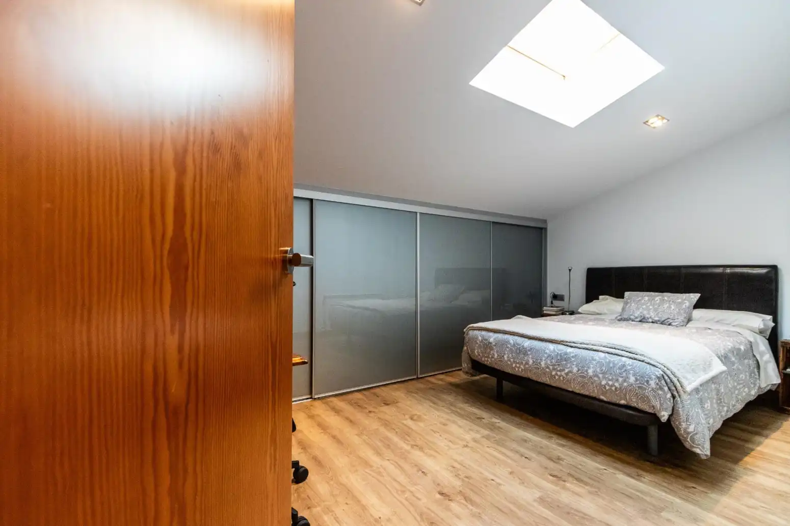 Habitación de Casa adosada en venta en Terrassa con Calefacción, Parquet y Terraza
