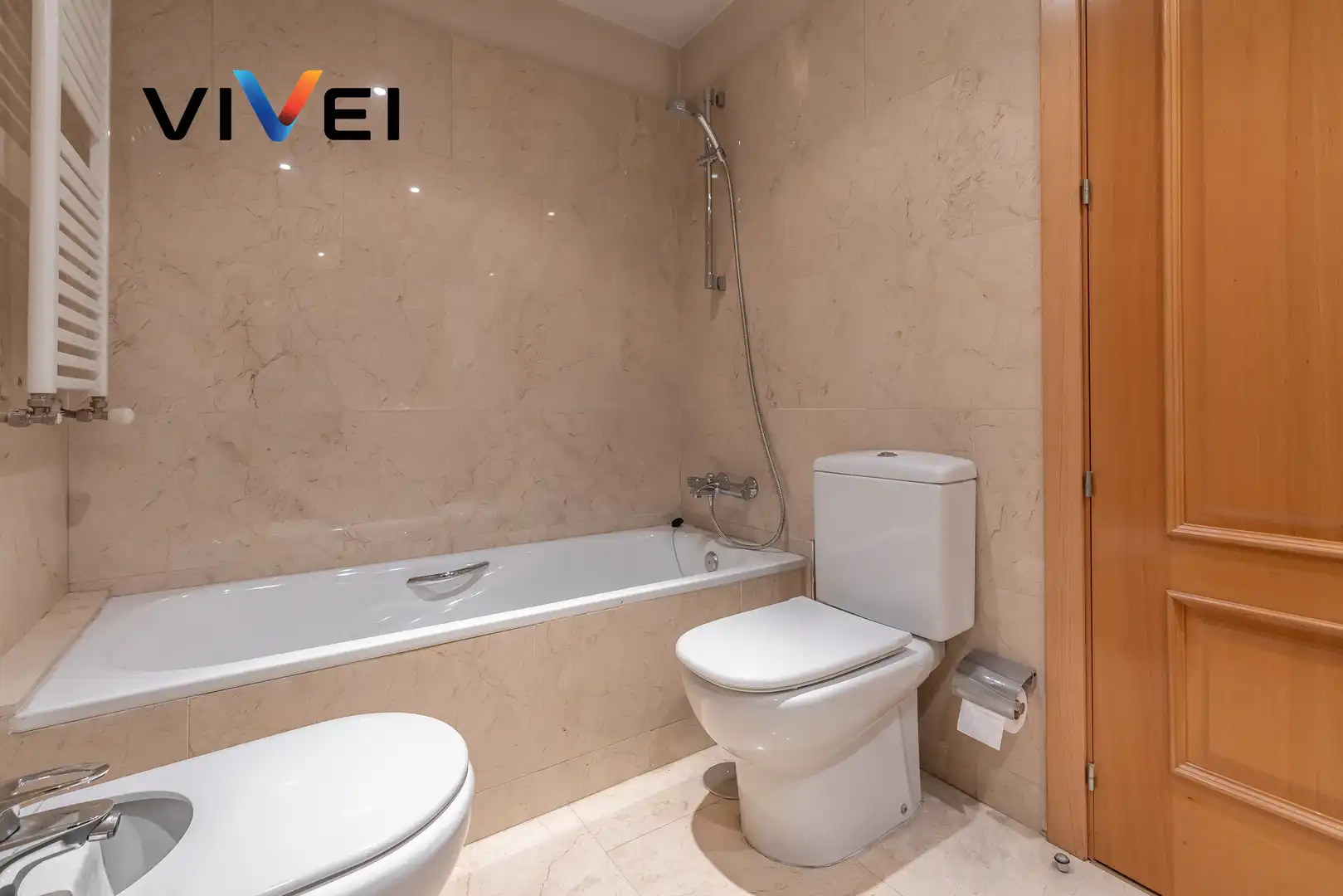 Bathroom of Flat for sale in Madrid  with Heating, Terrace and Storage room