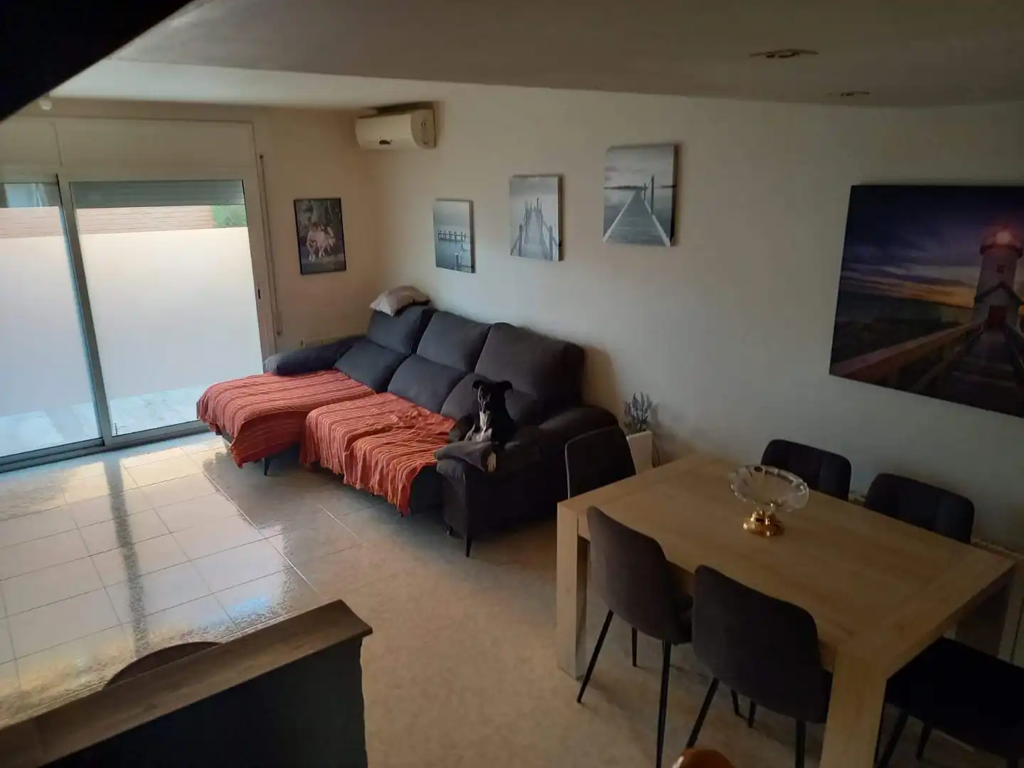Wohnzimmer von Einfamilien-Reihenhaus zum Verkauf in Esparreguera