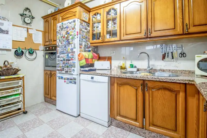 Kitchen of Houses for sale in Úbeda  with Air Conditioner, Terrace and Storage room