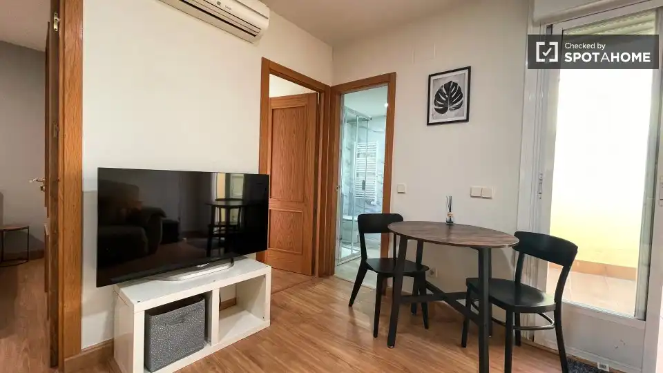 Room in Tres Olivos - Valverde
