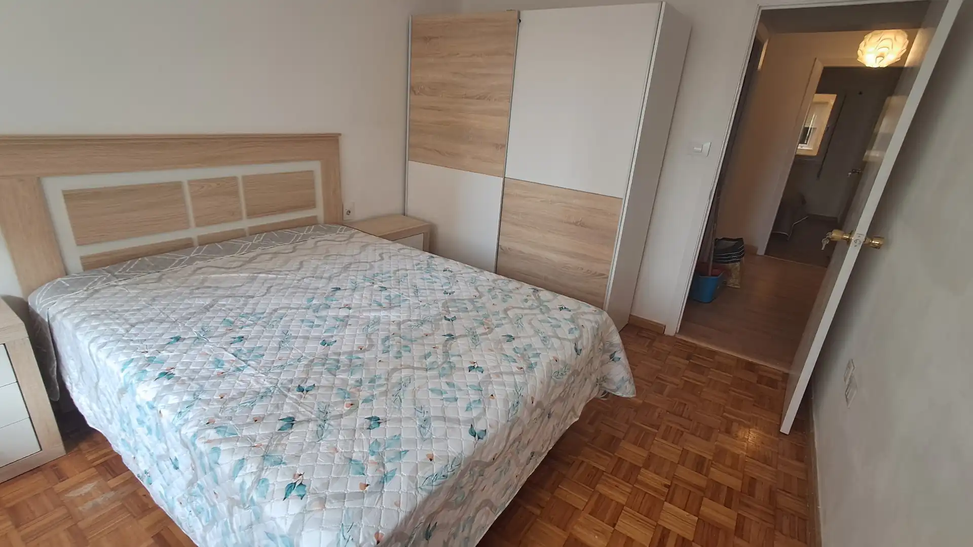 Bedroom of Flat for rent in Vigo   with Parquet flooring, Furnished and Oven