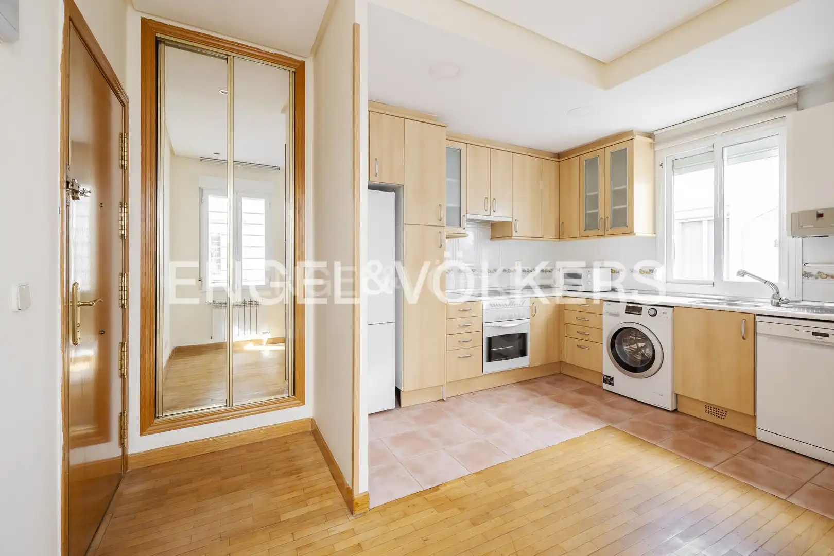 Kitchen of Flat for rent in Madrid  with Air Conditioner, Heating and Parquet flooring
