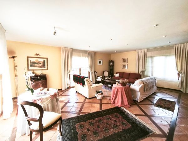 Living room of House or chalet for sale in Las Navas del Marqués   with Heating, Private garden and Terrace