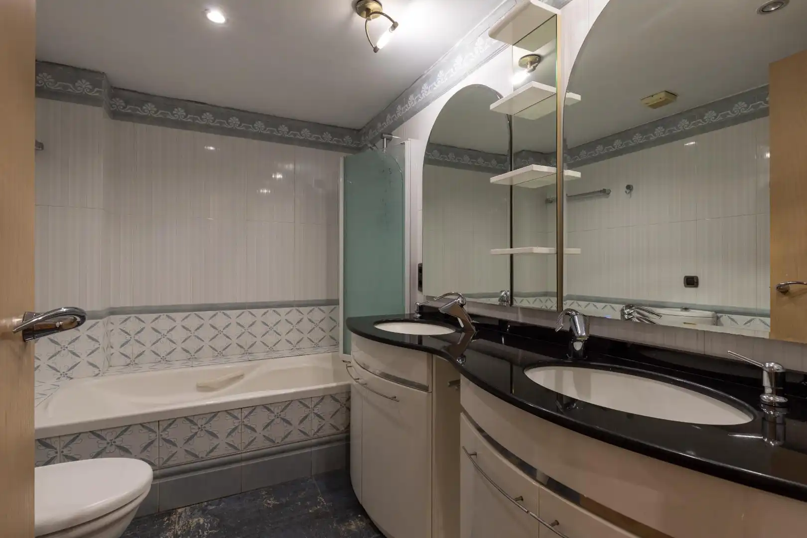 Badezimmer von Dachboden zum Verkauf in Manresa mit Klimaanlage, Terrasse und Abstellraum