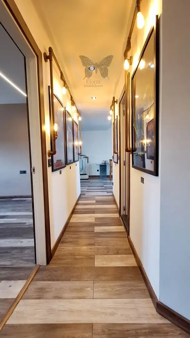 Piso de alquiler en Oviedo  con Amueblado y Balcón