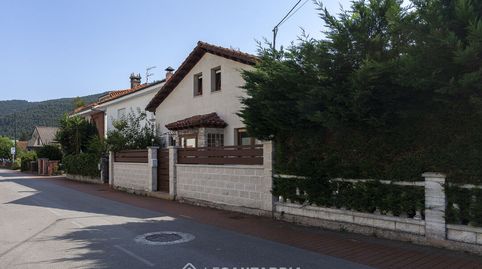 Foto 2 de Casa adosada en venta en Puente Viesgo, Cantabria