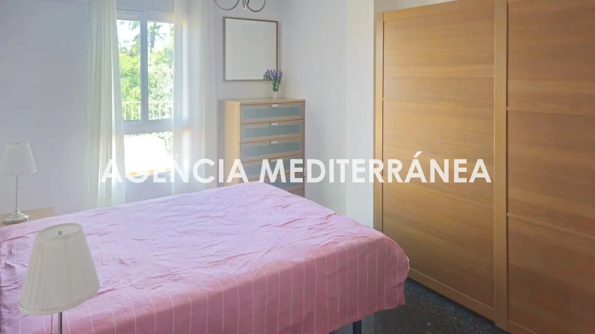 Dormitori de Àtic de lloguer en Burjassot amb Aire condicionat, Calefacció i Terrassa