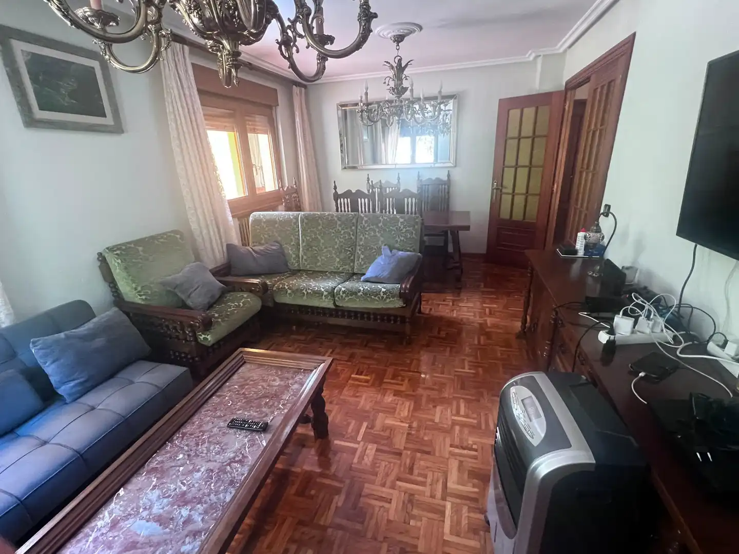Sala d'estar de Casa o xalet en venda en Oseja de Sajambre amb Calefacció, Jardí privat i Parquet
