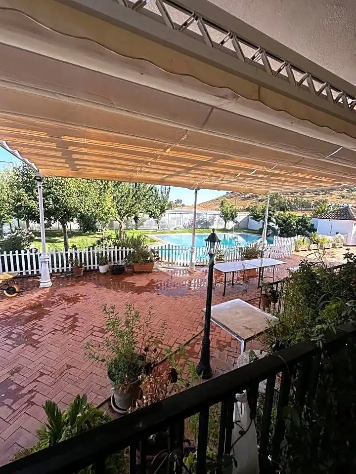 Terrassa de Casa o xalet en venda en Linares amb Aire condicionat, Calefacció i Jardí privat