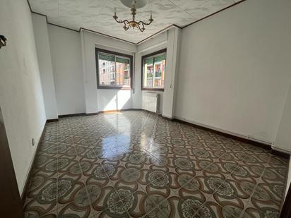 Living room of Flat for sale in  Zaragoza Capital  with Terrace and Balcony