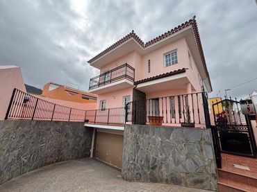 Casa con jardín en venta en Tejina