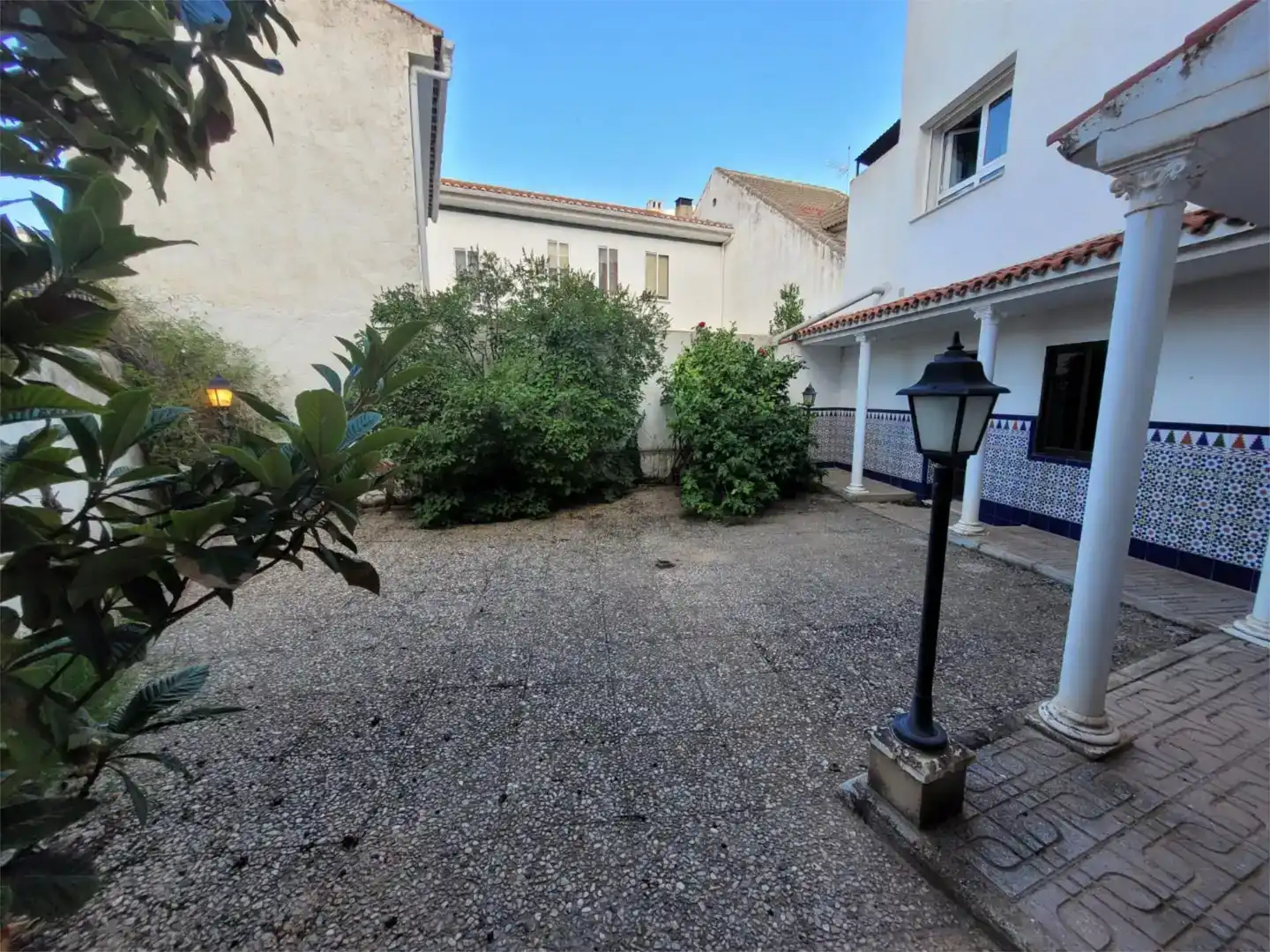 Vista exterior de Casa o xalet en venda en Baza amb Aire condicionat, Jardí privat i Traster
