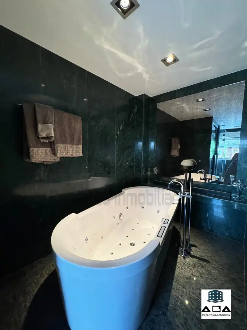Bathroom of Houses for sale in Torrelodones  with Air Conditioner, Heating and Private garden