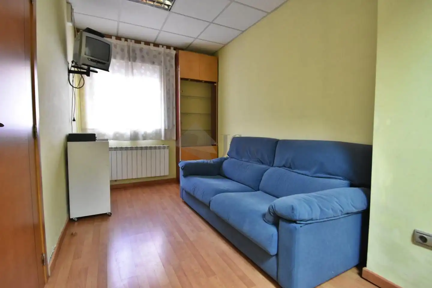 Habitación de Local de alquiler en Íscar con Aire acondicionado