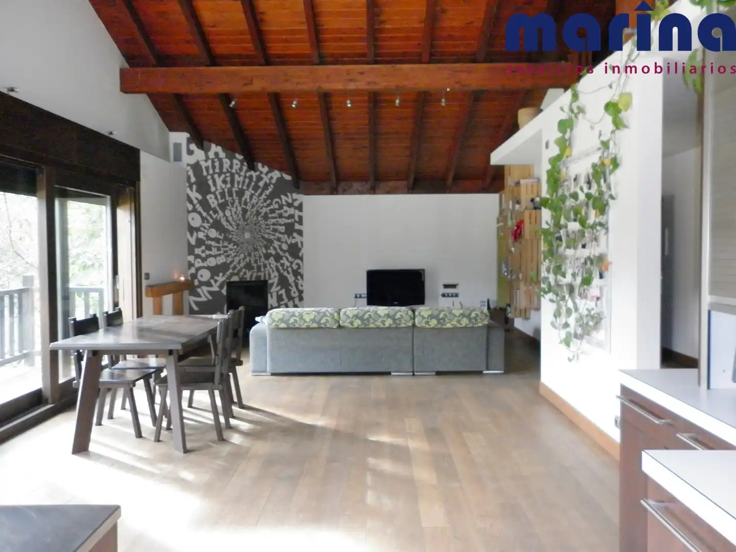 Sala d'estar de Pis en venda en Areso amb Calefacció, Parquet i Balcó