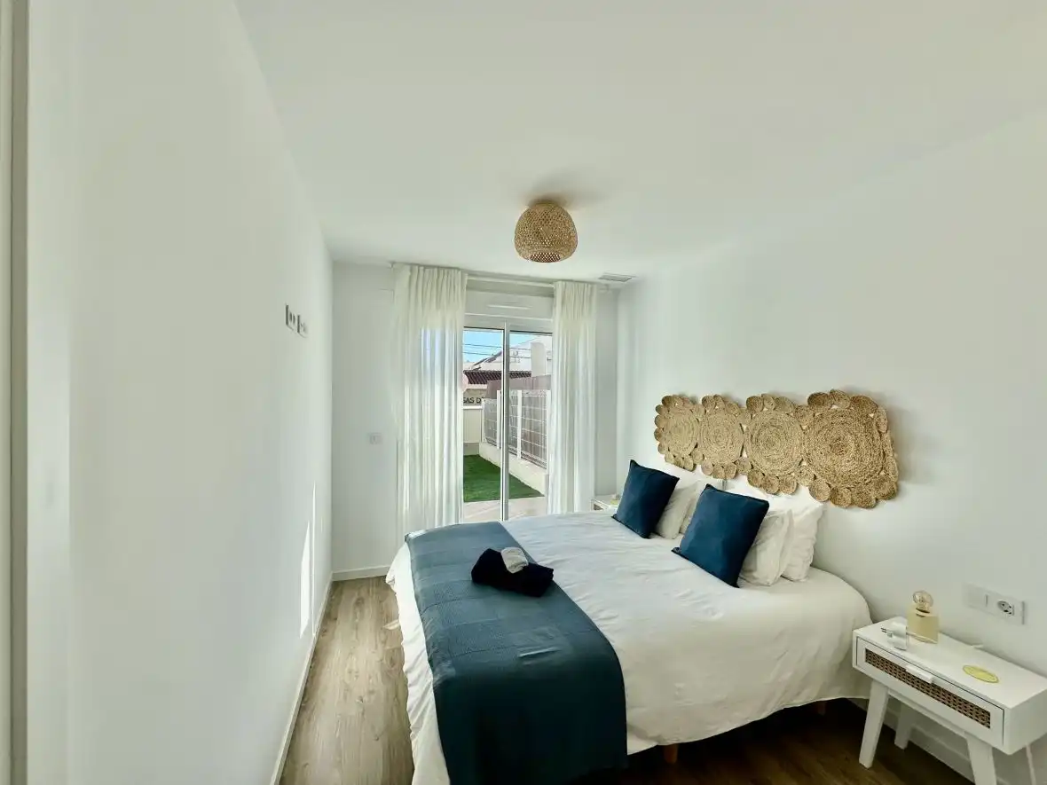 Schlafzimmer von Wohnungen zum Verkauf in Santa Pola mit Klimaanlage, Abstellraum und Schwimmbad