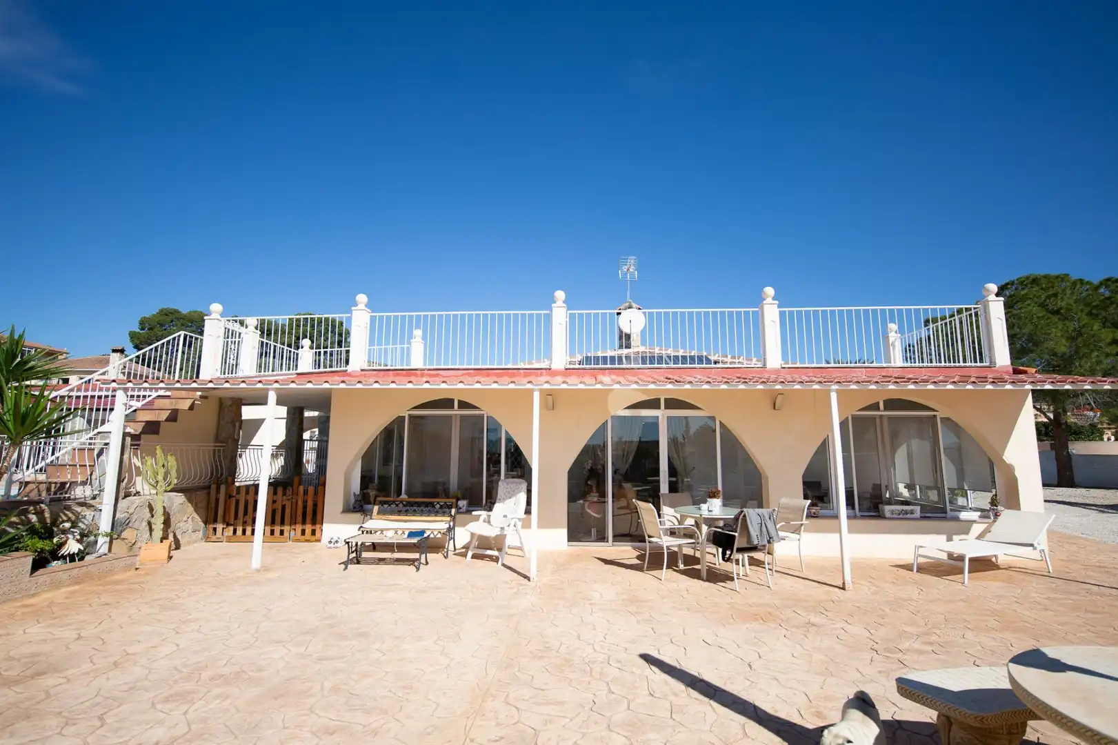 Vista exterior de Casa o xalet en venda en Mutxamel amb Aire condicionat, Calefacció i Jardí privat