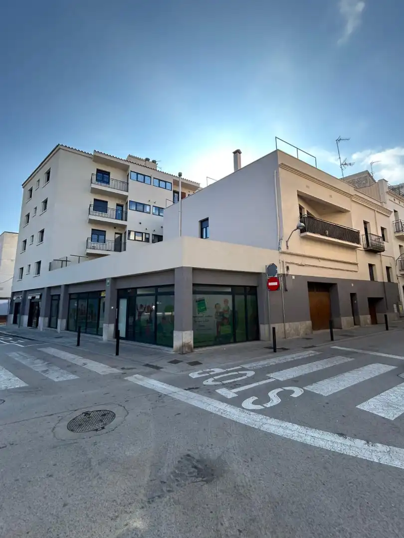Wohngebäude mit Aufzug zum Verkauf in Carrer Pou Artesia