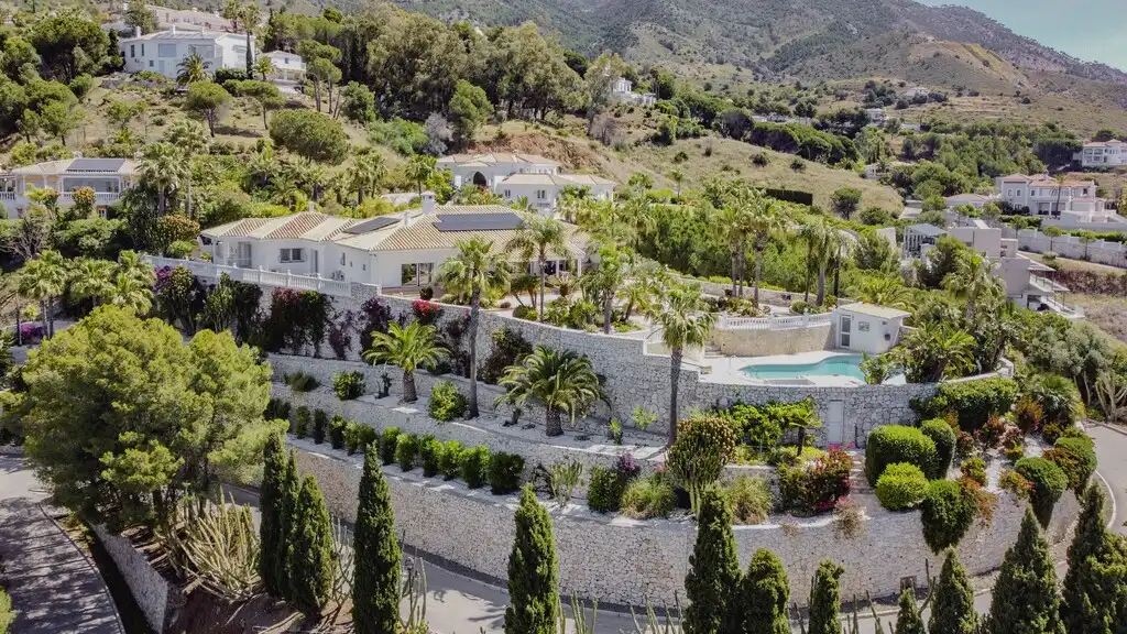 Vista exterior de Casa o xalet en venda en Mijas amb Aire condicionat, Calefacció i Jardí privat