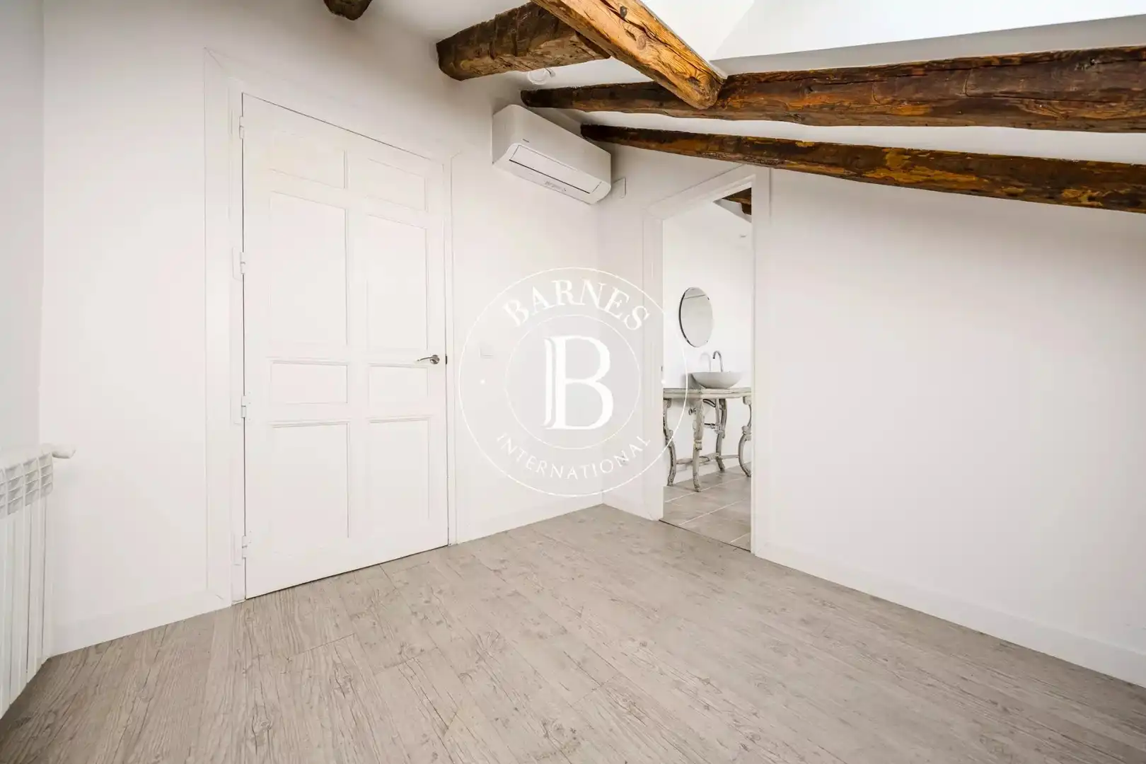 Wohnung zur Miete in Madrid mit Klimaanlage, Heizung und Ofen