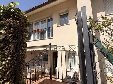 Semi-detached house with balcony for sale in Cóbreces - BO ANTOÑAN 98